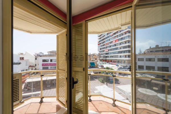 Puerta Del Sol Trm Only Adults Aparts Торремолинос Экстерьер фото